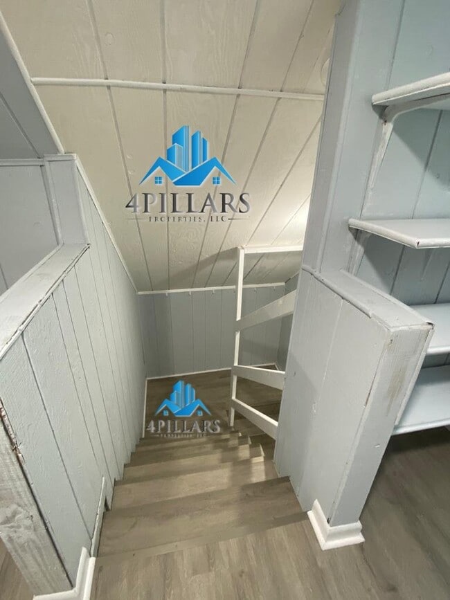 Building Photo - Charming 2 Bedroom, 1 Bath Apartment for Rent