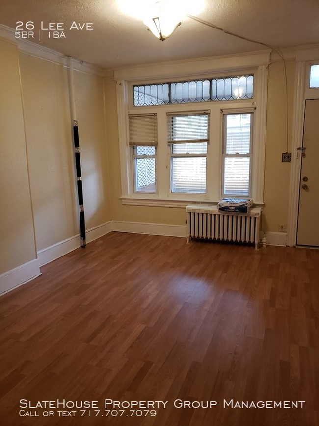 Building Photo - Huge 5 Bed / 1 Bath home in Trenton