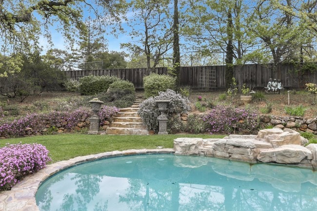Building Photo - 27210 Ohlone Ln