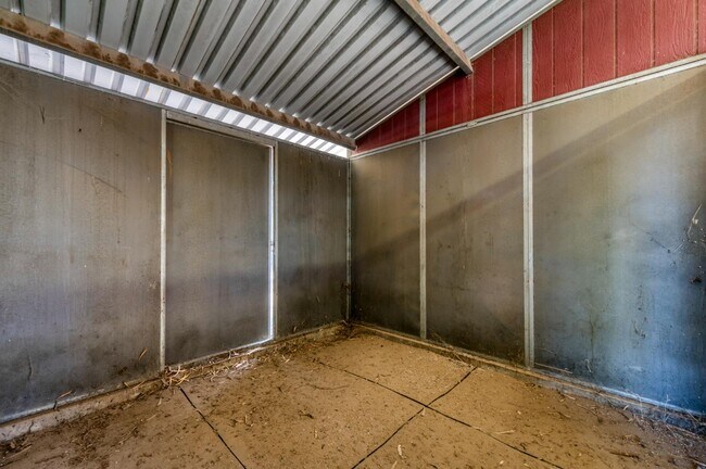 Building Photo - 4105 E Perrin Ave