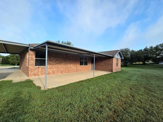 Building Photo - 3-Bed, 2-Bath Home for Rent in Kempner, TX
