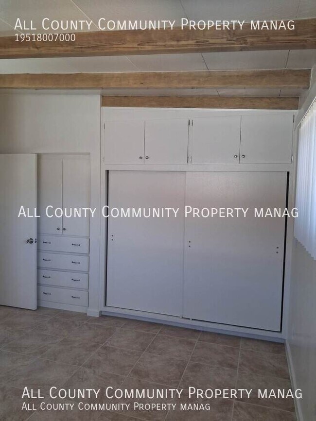 Building Photo - 6377 Hermosa Ave