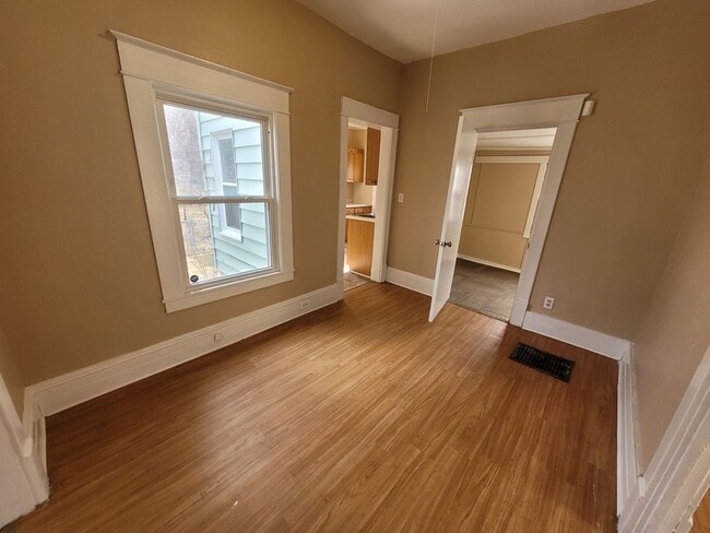 Building Photo - Two Bedroom Home with Washer/Dryer