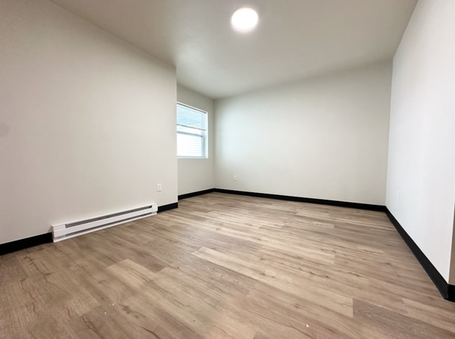 Building Photo - 525 Rustic Ridge Dr