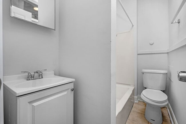 Building Photo - Beautifully Renovated 3 Bedroom 2.5 Bathroom Rental with study in McElderry Park VOUCHER Holders ...