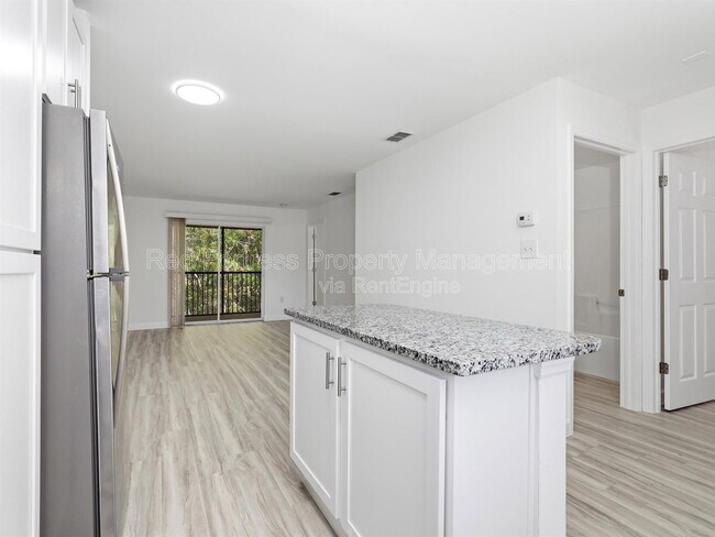 Building Photo - 11931 Palm Bay Court