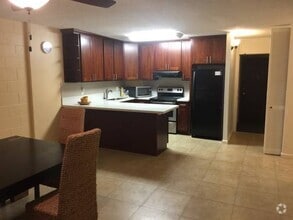 Building Photo - 2 bedroom condo near Schofield and Wahiawa...