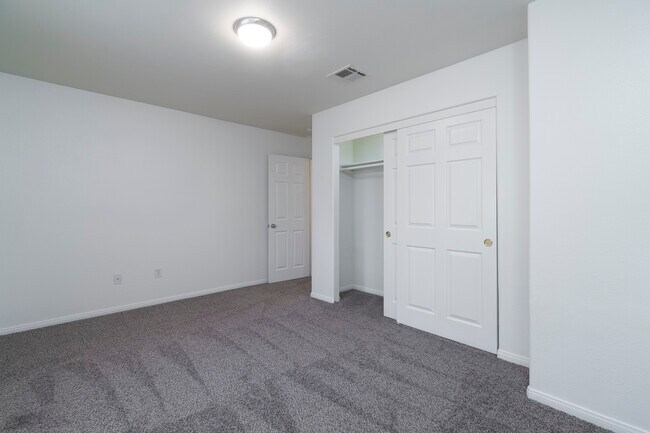 Building Photo - 28455 Avenida La Paz