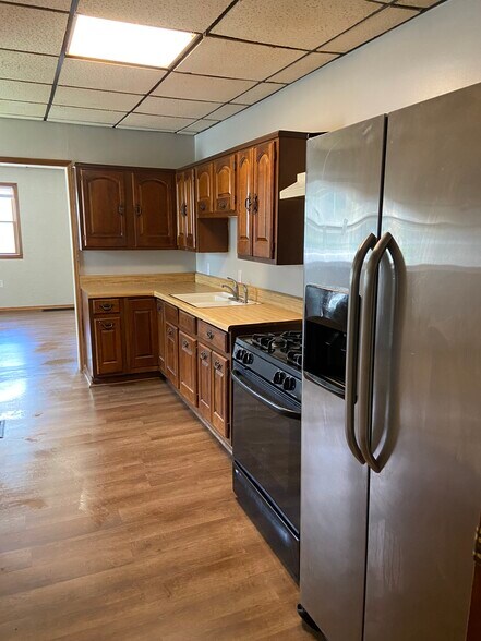 Building Photo - 1105 W High St