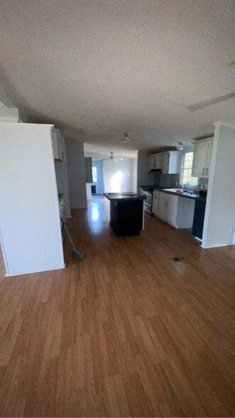 Kitchen w/ new appliances - 5618 Wells Blvd