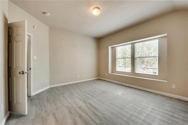 Building Photo - 952 Bentwood Trail