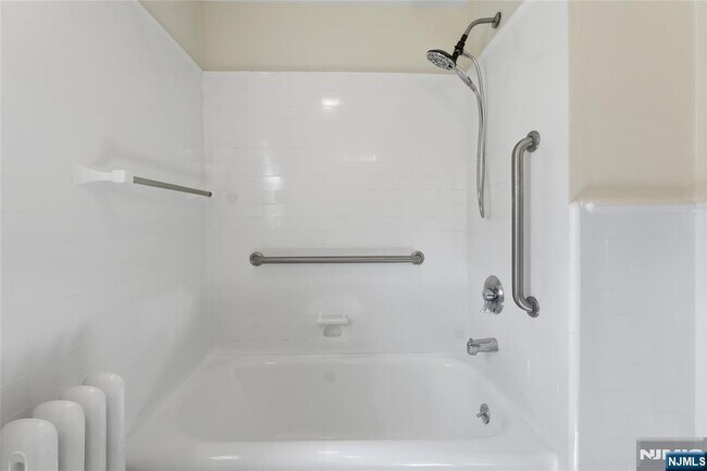 Building Photo - 54 Pomander Walk