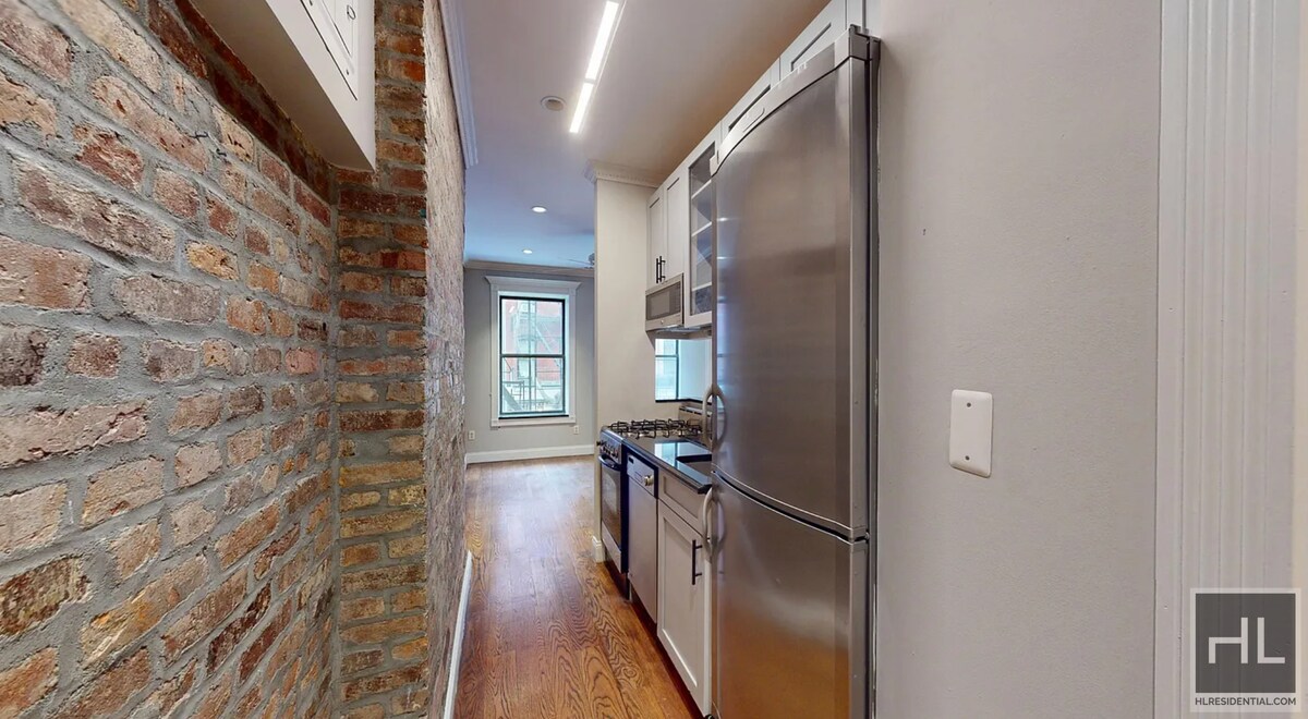 Building Photo - Elizabeth Street