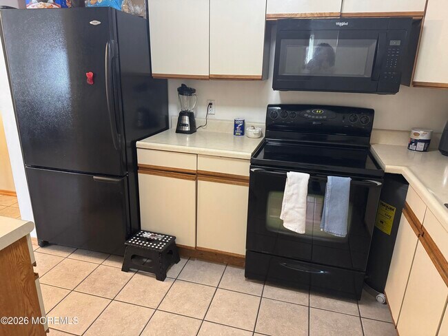 Building Photo - 6 Northrup Dr