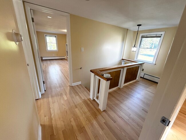 Building Photo - 12 Fieldstone Dr