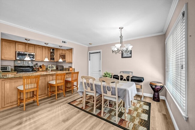 Building Photo - 4020 Porte La Paz