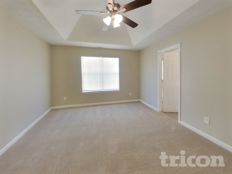 Building Photo - 11728 Spring Lake Way