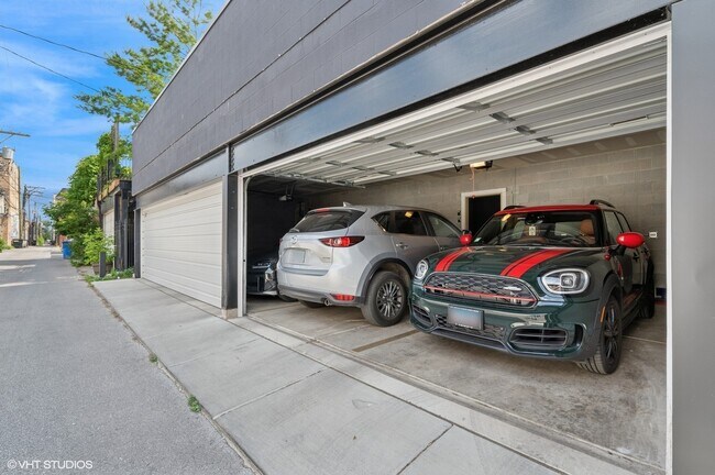 Building Photo - 4932 N Kenmore Ave