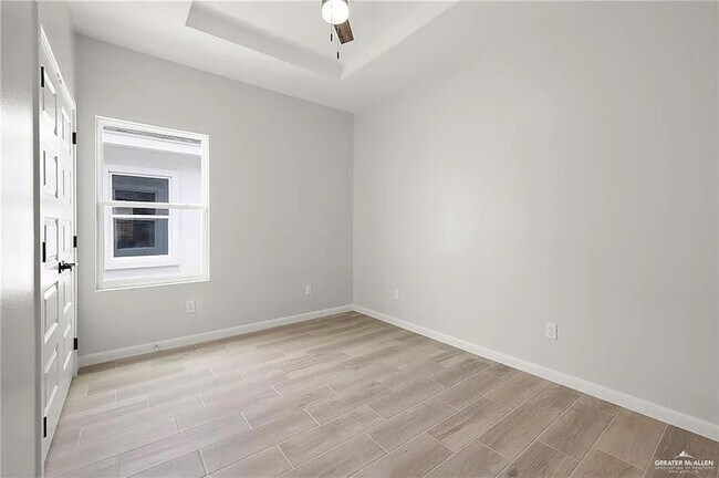 Building Photo - 9206 N 56th Ln