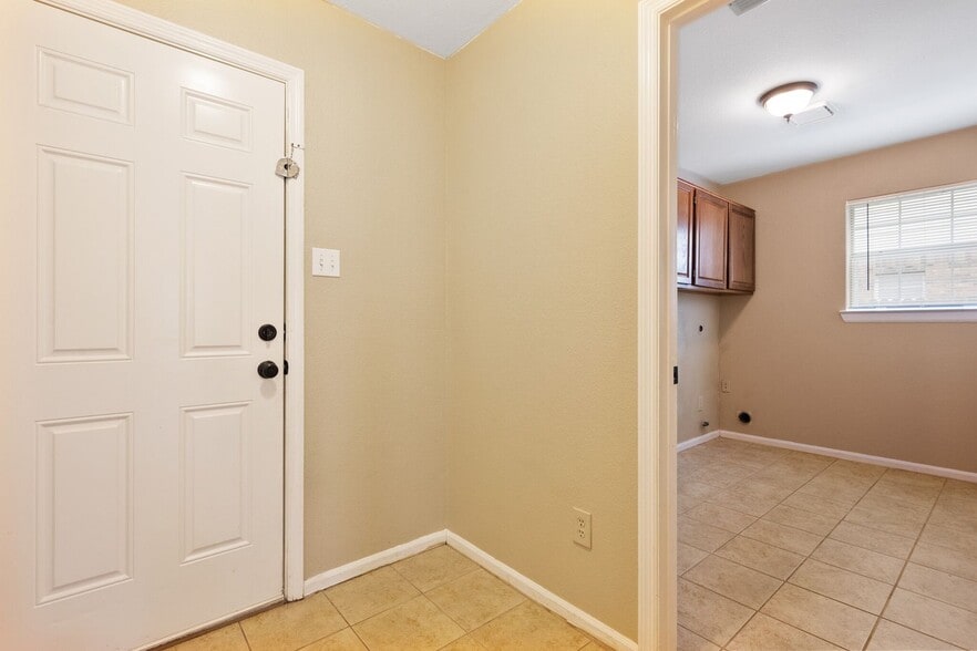 Building Photo - 7517 Point Reyes Dr
