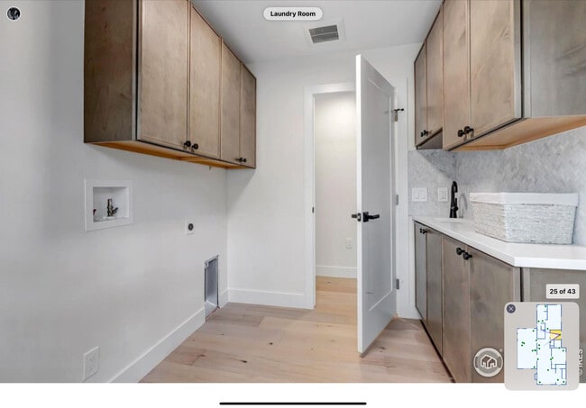 Building Photo - 2357 Grove St