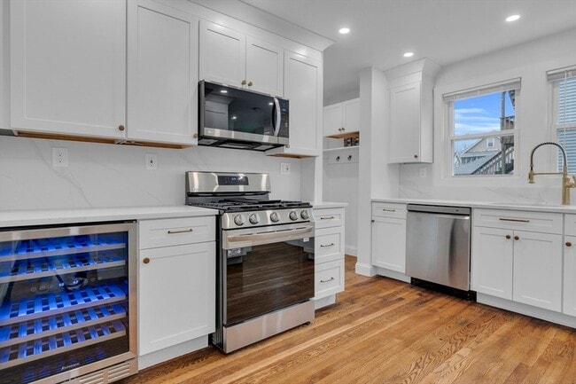 Building Photo - 116-118 White Street Unit 118