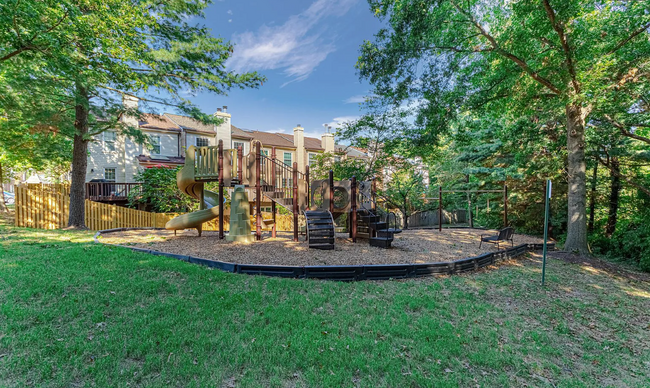 Building Photo - 6187 Wellington Commons Dr