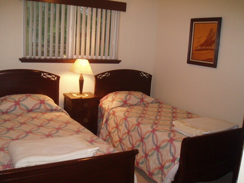 Building Photo - 515 16th Ave SE