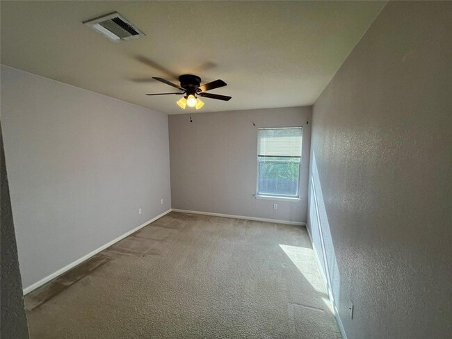 Building Photo - 221 Gainer Dr