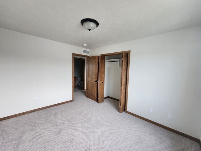Building Photo - Brand new Townhome for rent!