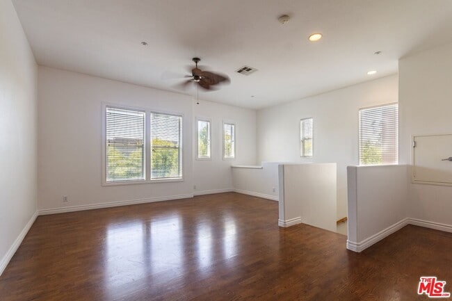 Building Photo - 2264 Clark Dr