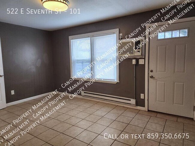 Building Photo - 522 E 7th St