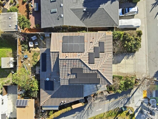 Building Photo - 820 Almar Ave