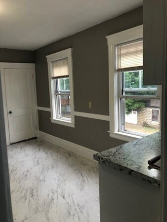 Building Photo - 35 Lawrence St