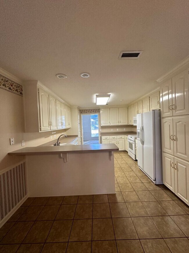 Building Photo - Enterprise Country Club!  Short Term Renta...