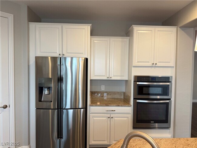 Building Photo - 304 Rezzo St