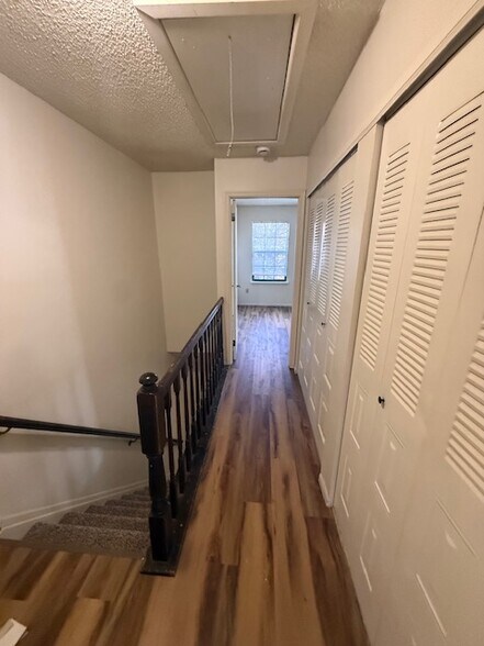 Building Photo - 78 Cheshire Dr