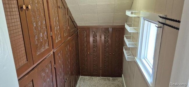 Building Photo - 830 Knowles St