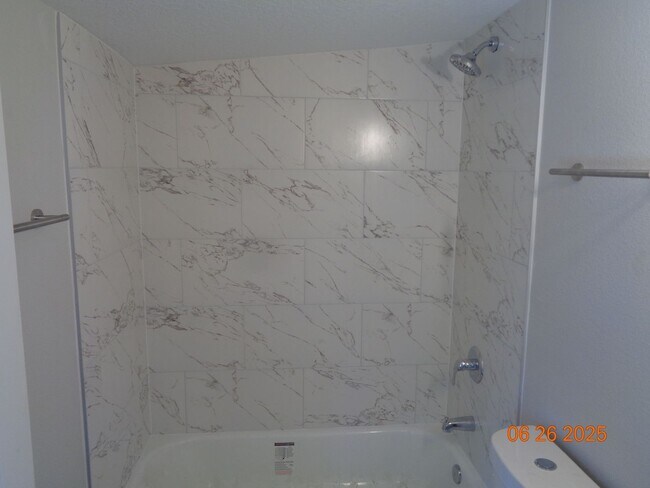 Building Photo - Daytona Beachside Newly Renovated Studio U...