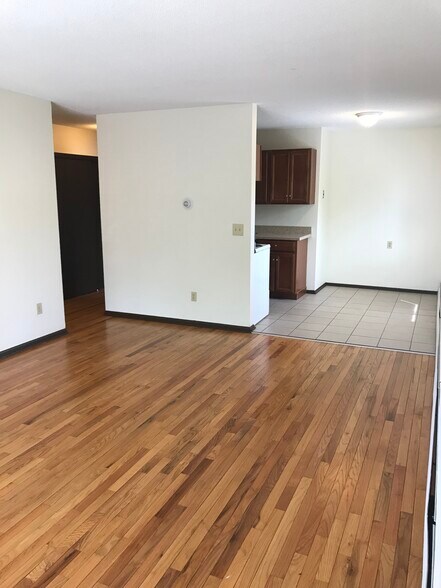 Building Photo - 1310 N Park St