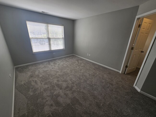 Building Photo - 2935 Rutland Cir