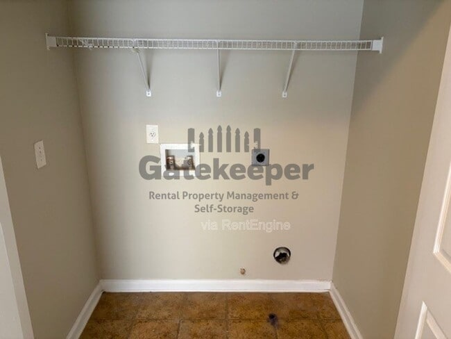 Building Photo - 8882 Seneca Rd