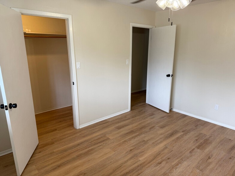 Building Photo - 2023 Pine St