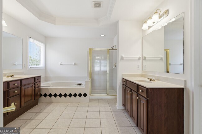 Building Photo - 1702 Clay Brooke Ct SE
