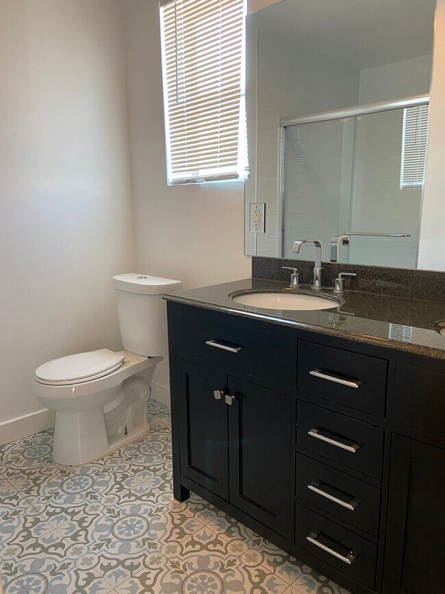 Building Photo - 11512 Emelita St