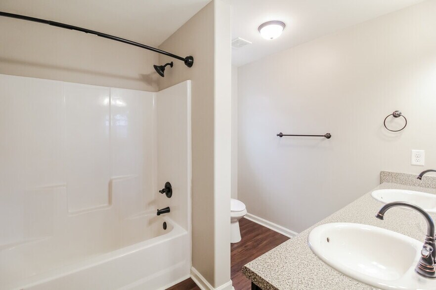 Building Photo - 522 Kirkland Dr