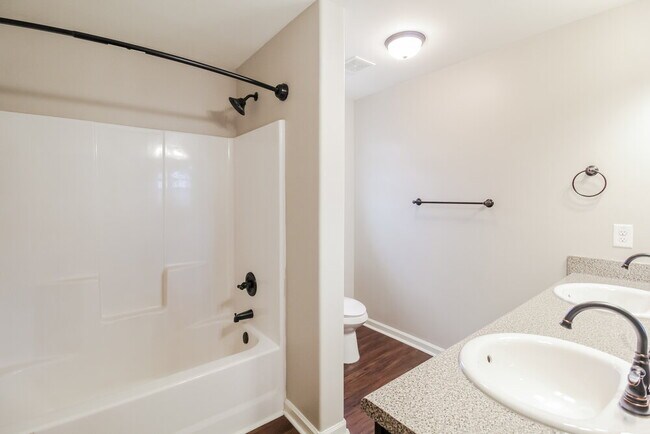 Building Photo - 522 Kirkland Dr