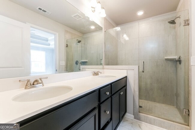 Building Photo - 5350 Fox Den Rd