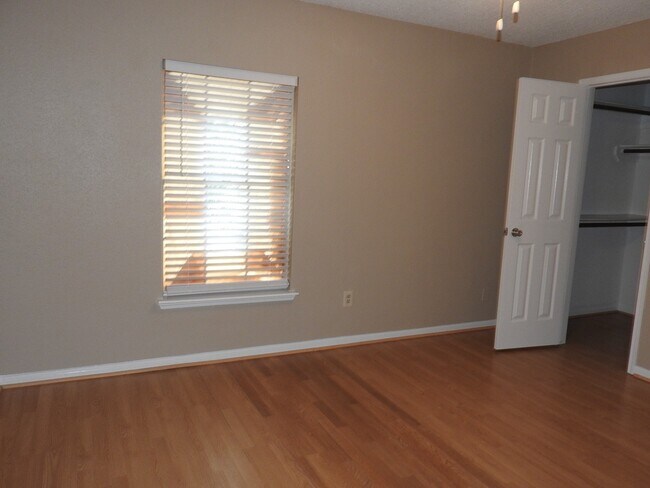 Building Photo - 3015 Cotter Lake Cir