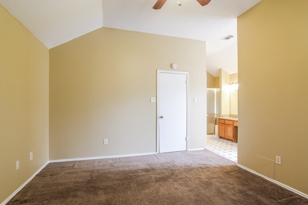Building Photo - 6018 Fern Hollow Ct